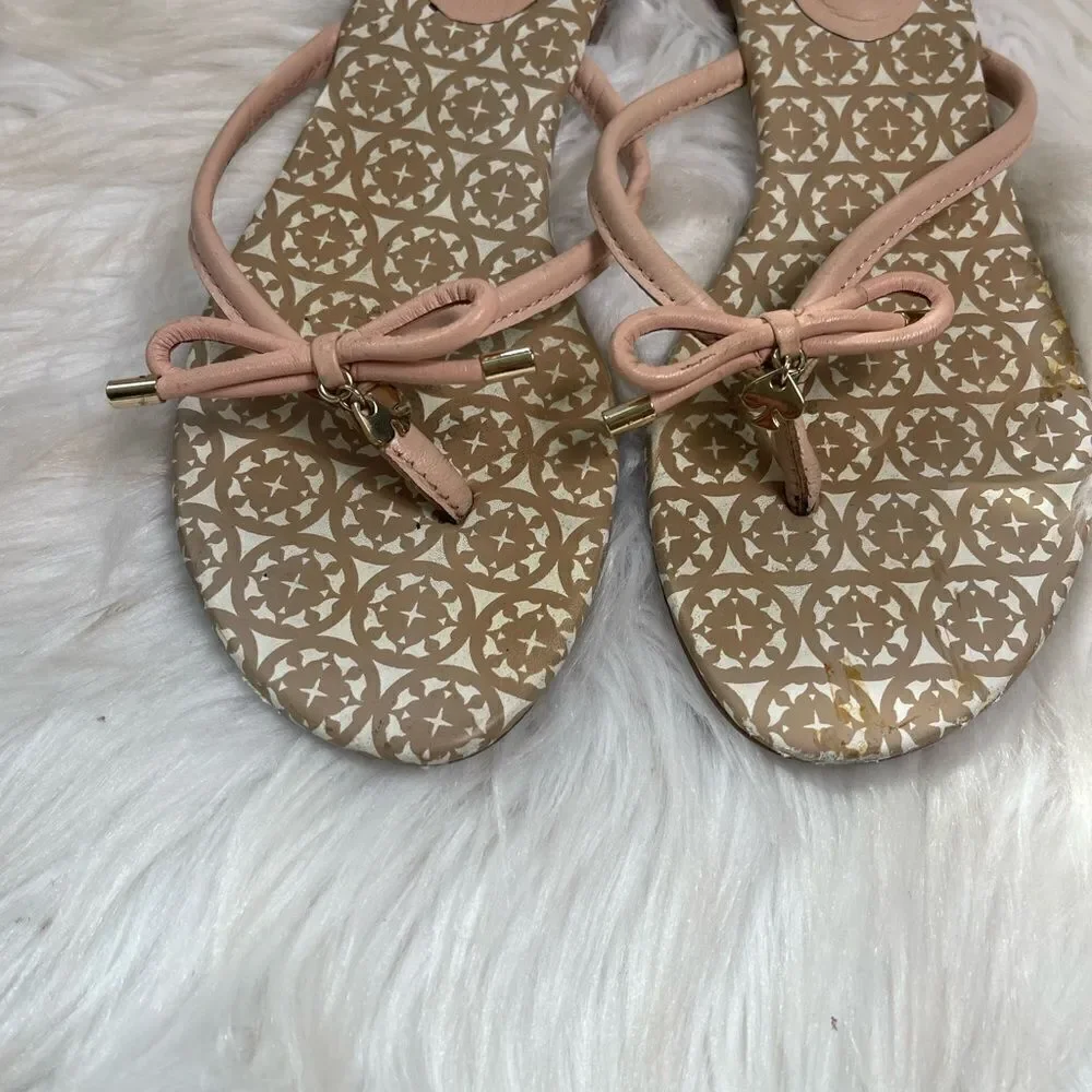 Kate Spade New York leather light pink thong Sandals with gold tone accents SZ8M